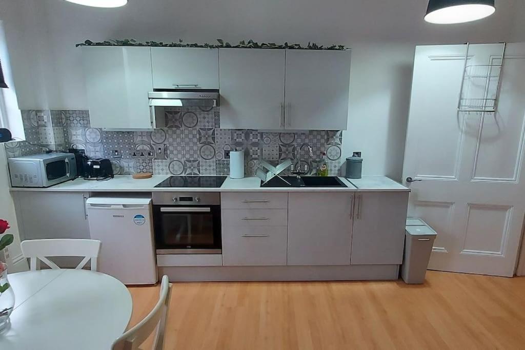 Stylish Flat In Central London Prime Location Near Hyde Park ภายนอก รูปภาพ